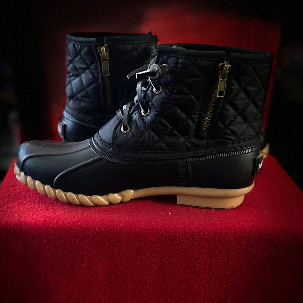 Used  Excellent Condition Nautical Duck Boots